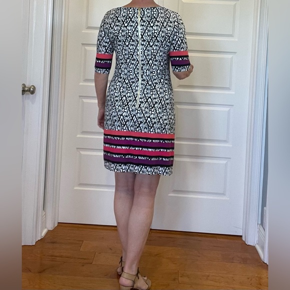 Eliza J Print Jersey Shift Dress - Picture 2 of 7
